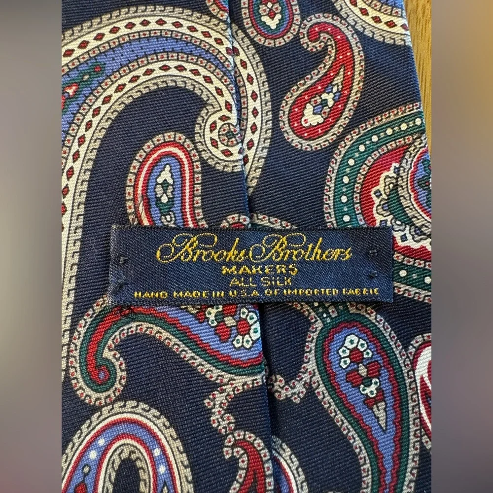 Brooks Brothers Makers Navy Blue Paisley 100% Silk Tie Made In The USA 58.5”
